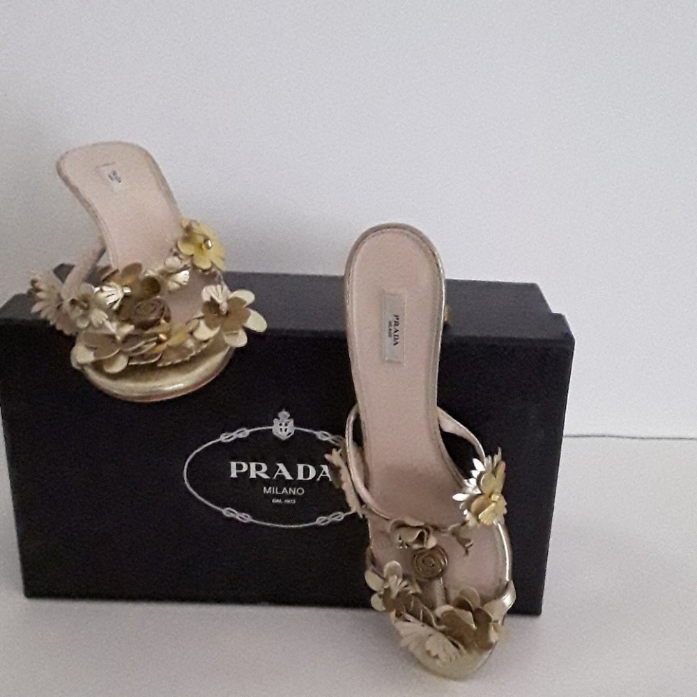 Shoes - Picture 3 of 4